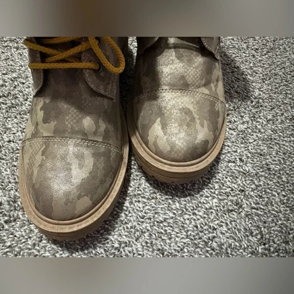 ✨Shimmery Combat Boots✨ - Picture 6 of 8